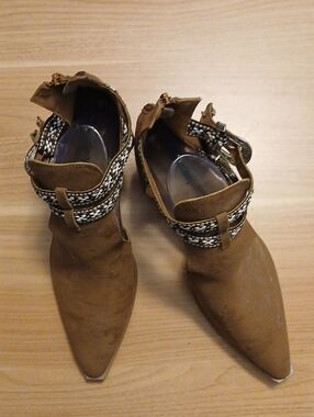 Styleloop "Western Style" Pointed Toe Ankle Boots with Decorative Straps Size 11